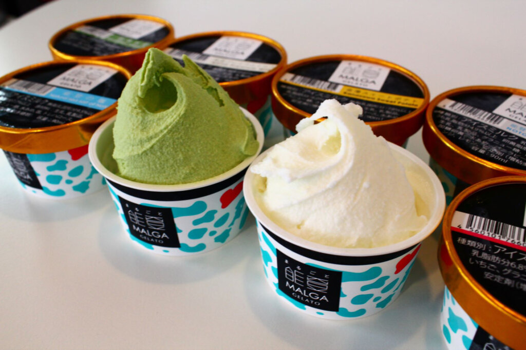 抹茶とバニラのアイスクリーム
