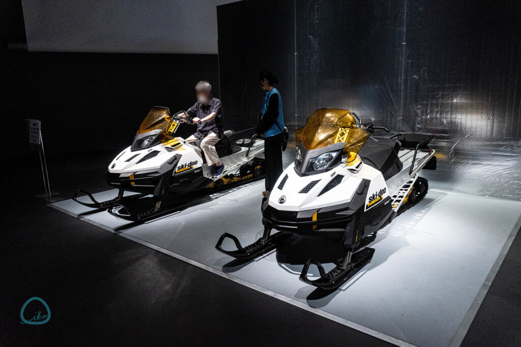 大南極展 スノーモービル