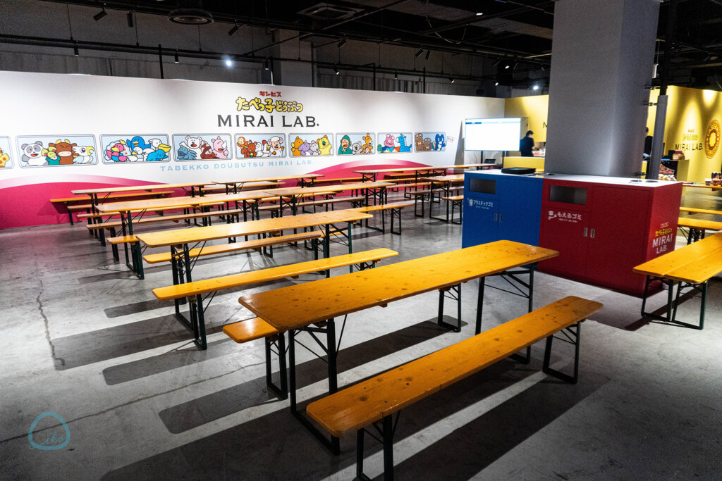 たべっ子どうぶつ MIRAI LAB. フードコーナー