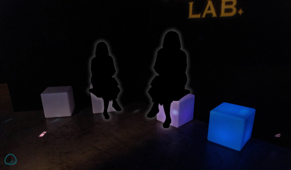 たべっ子どうぶつ MIRAI LAB. 光るベンチ