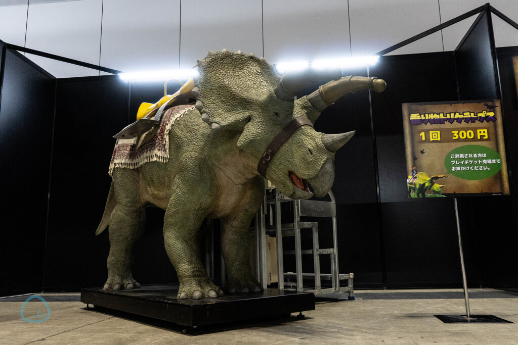 ヨコハマ恐竜展 トリケラトプス 乗り物