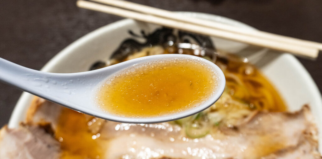 ラーメン 食堂 はせ川 スープ
