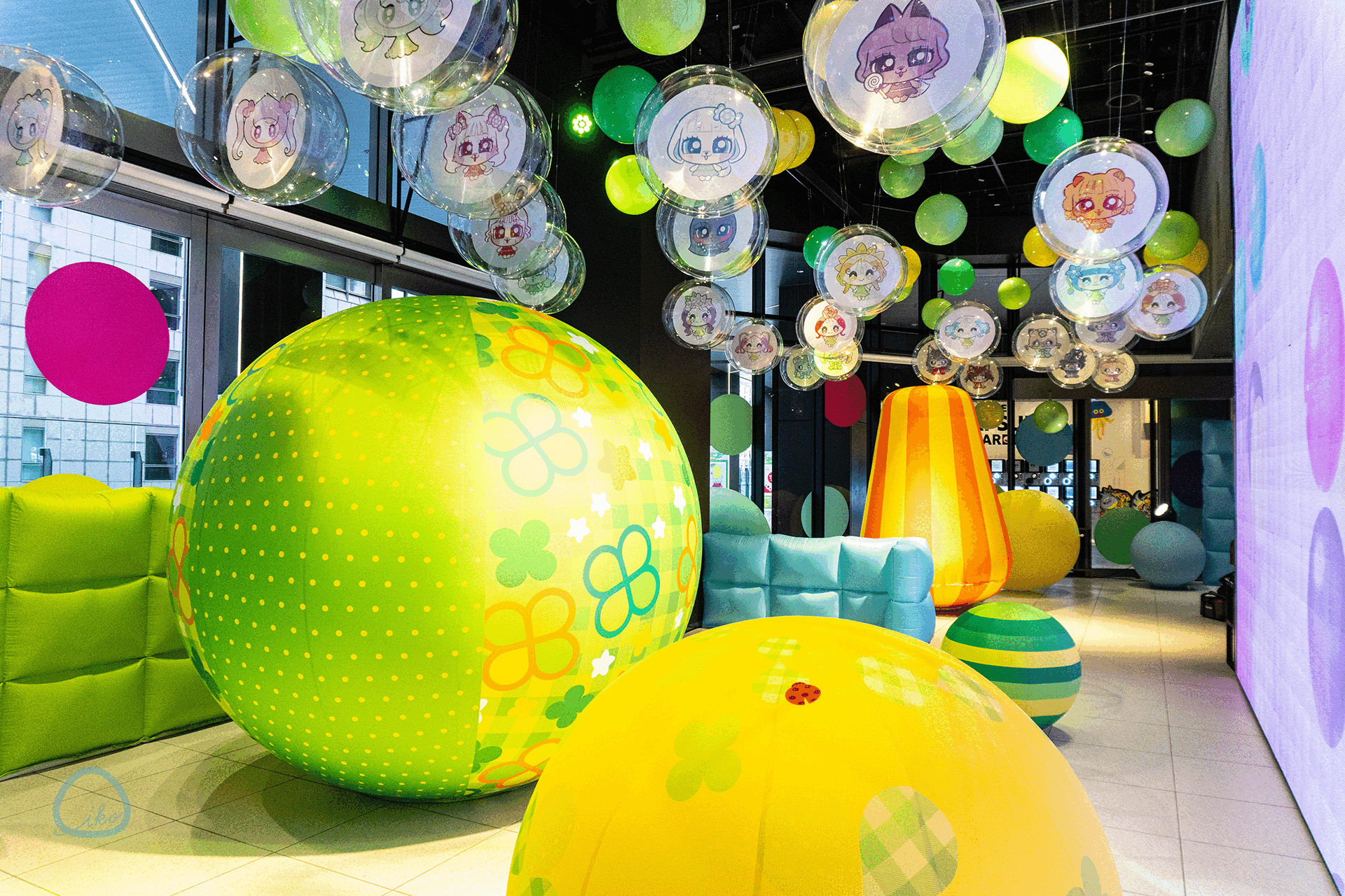 KAWAII FRIENDS PUKA PUKA PARK 会場風景 巨大ボールころがし
