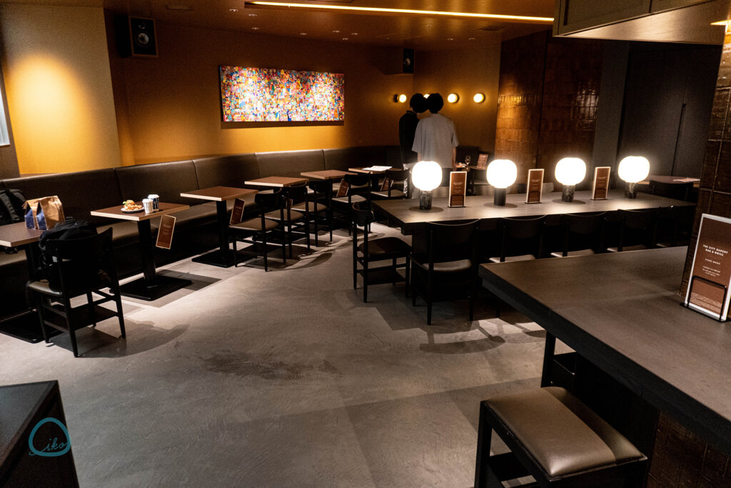 グランスタ東京 地下丸ノ内改札内エリア ザシティベーカリー 店内座席